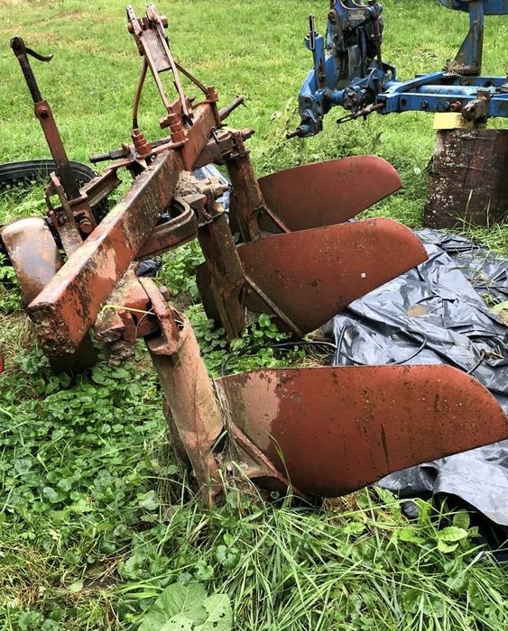 Продам 3 корпусного плуга