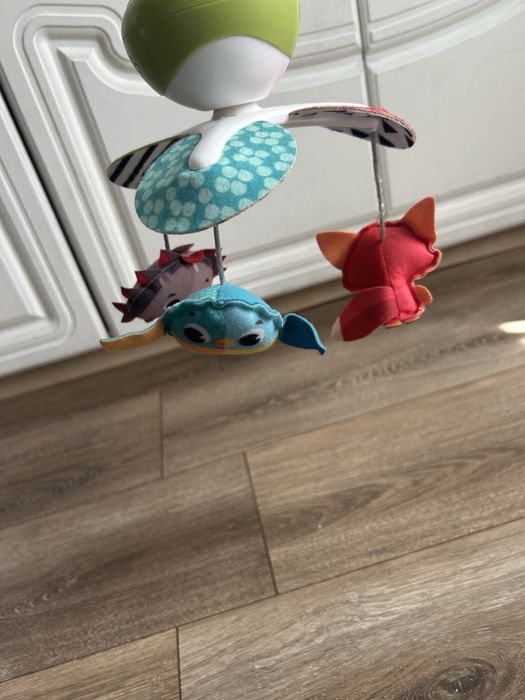 Мобіль ( з музикою на батарейках)