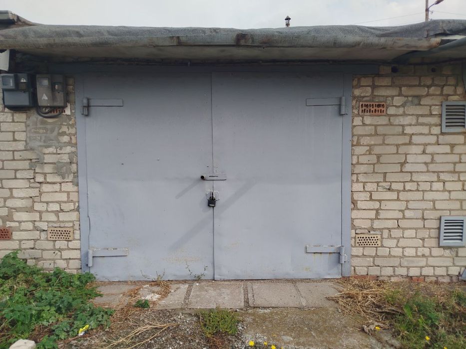 Продам капитальные гаражи общество Елочка