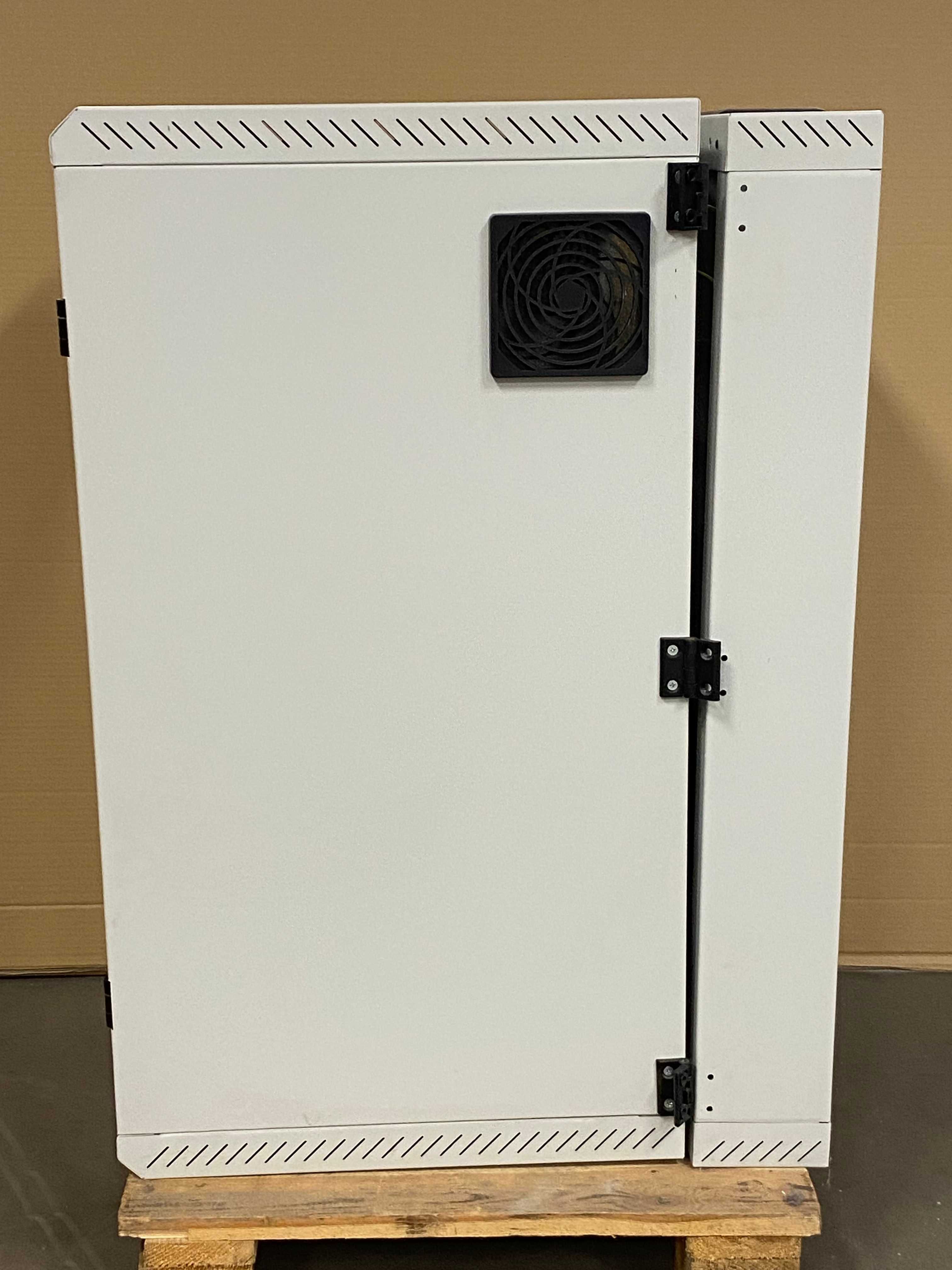 Szafa serwerowa wisząca rack 19" 18U dzielona Triton