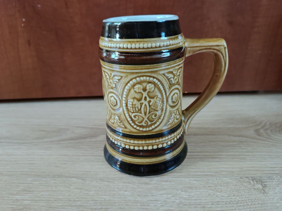 Kolekcjonerski kufel do piwa - fajans lata 70-80te, VINTAGE. Sygnowany
