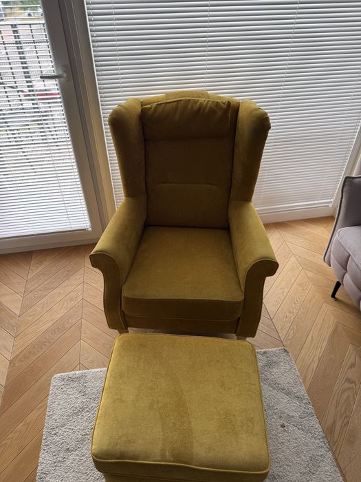 Sprzedam piekny fotel uszak + pufka gratis