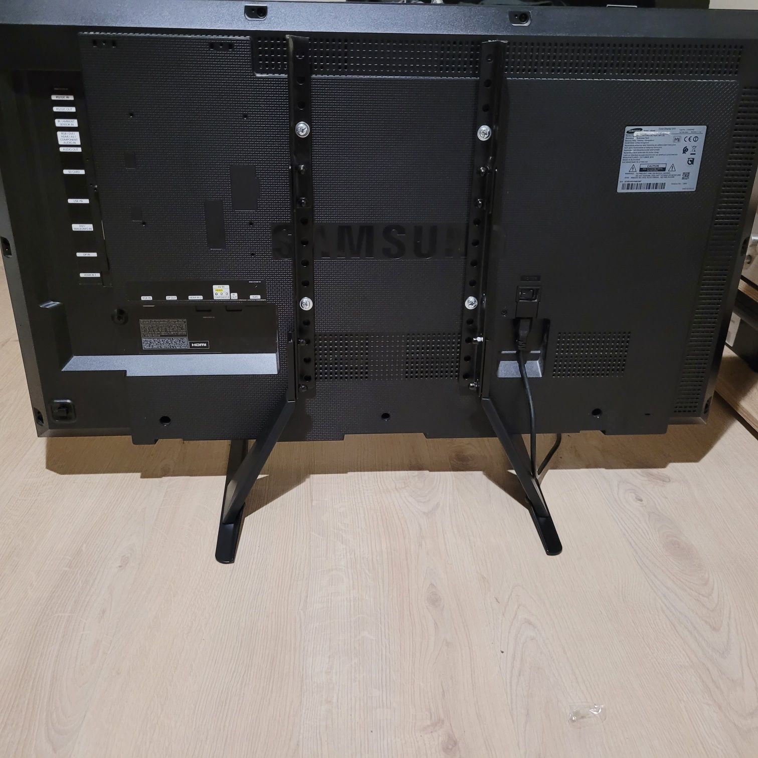 Samsung LED DM40E TV uszkodzony