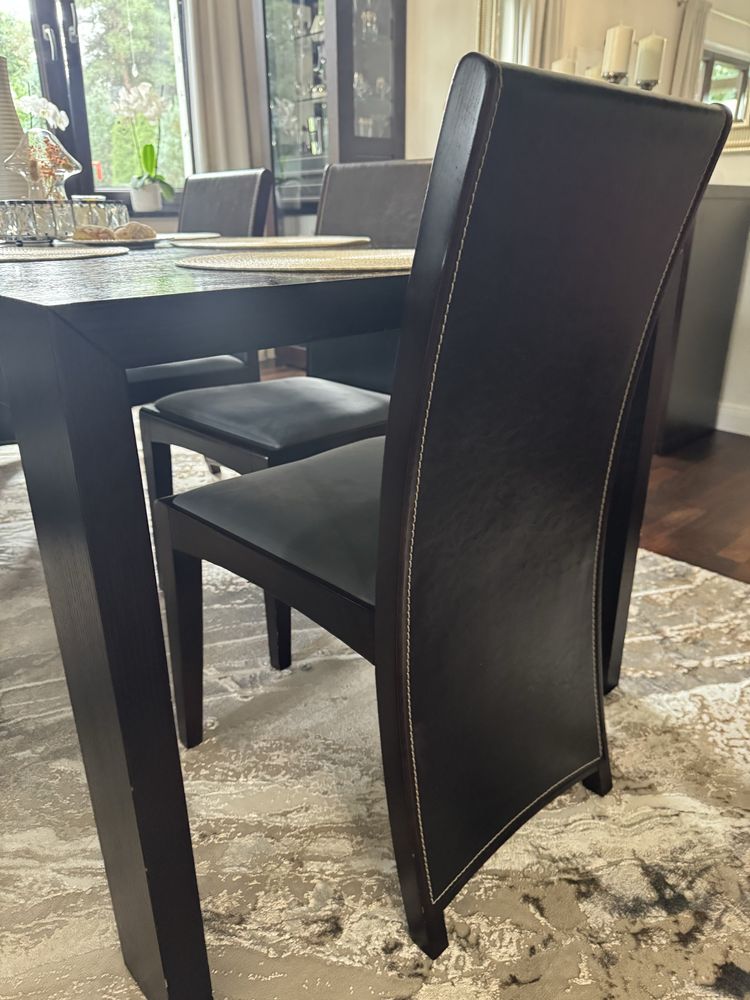 Stol jadalny plus krzesla , marka Vinotti, wenge