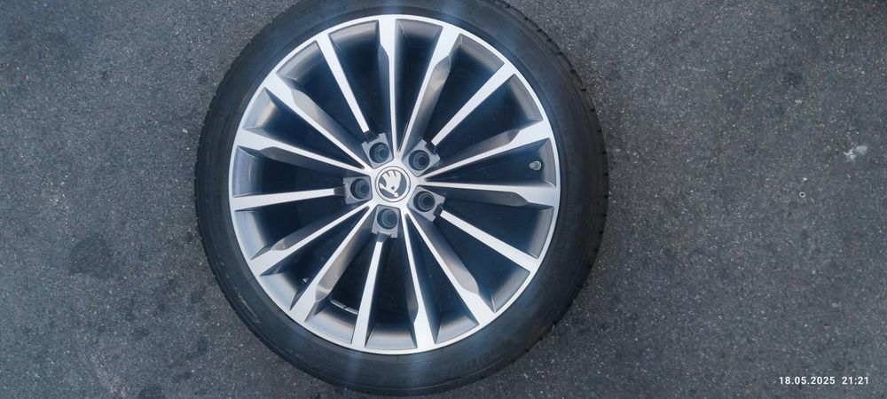 Skoda Superb  235 40 19, диски Phoenix 5 112 19