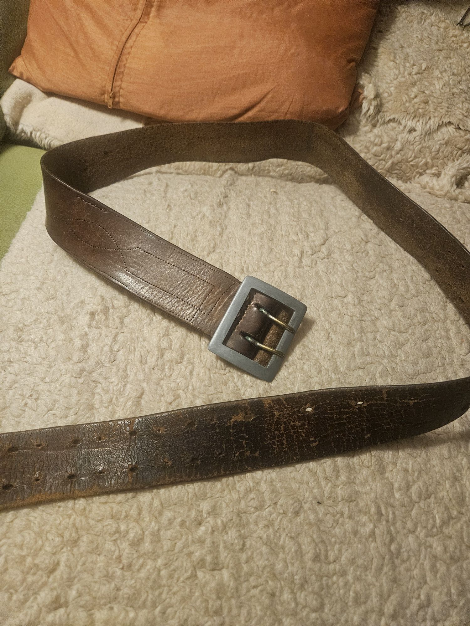 Pas wojskowy 120 cm długości.