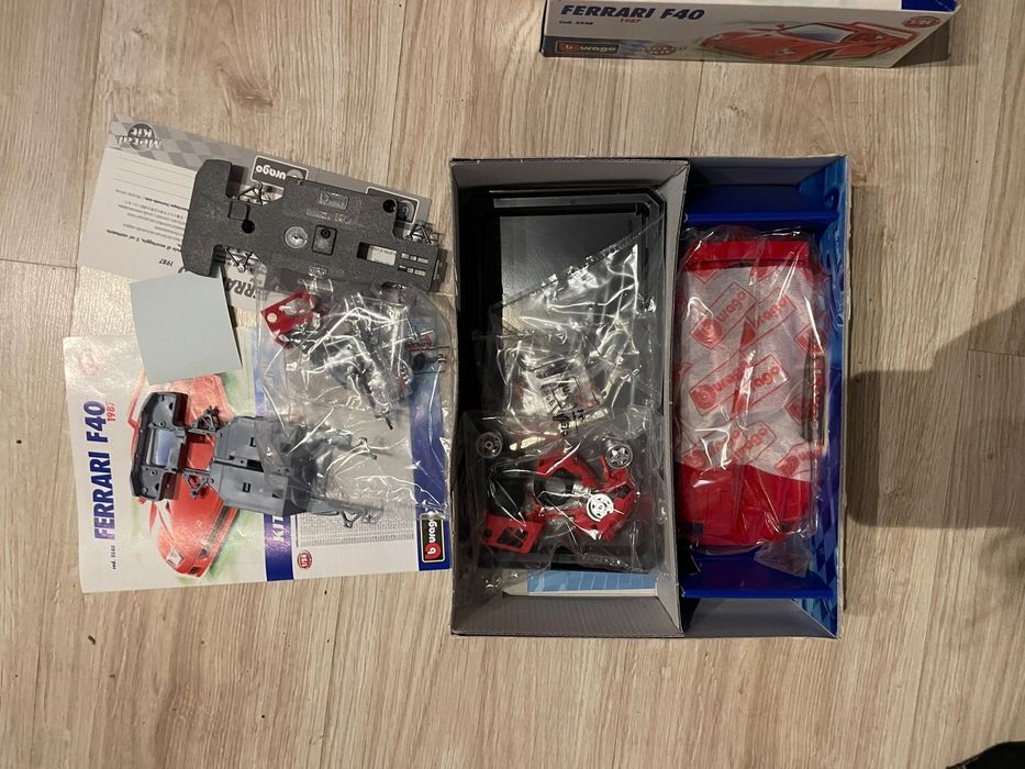Bburago metal kit 1:24 ferrari f40 nowe  burago model do skladania