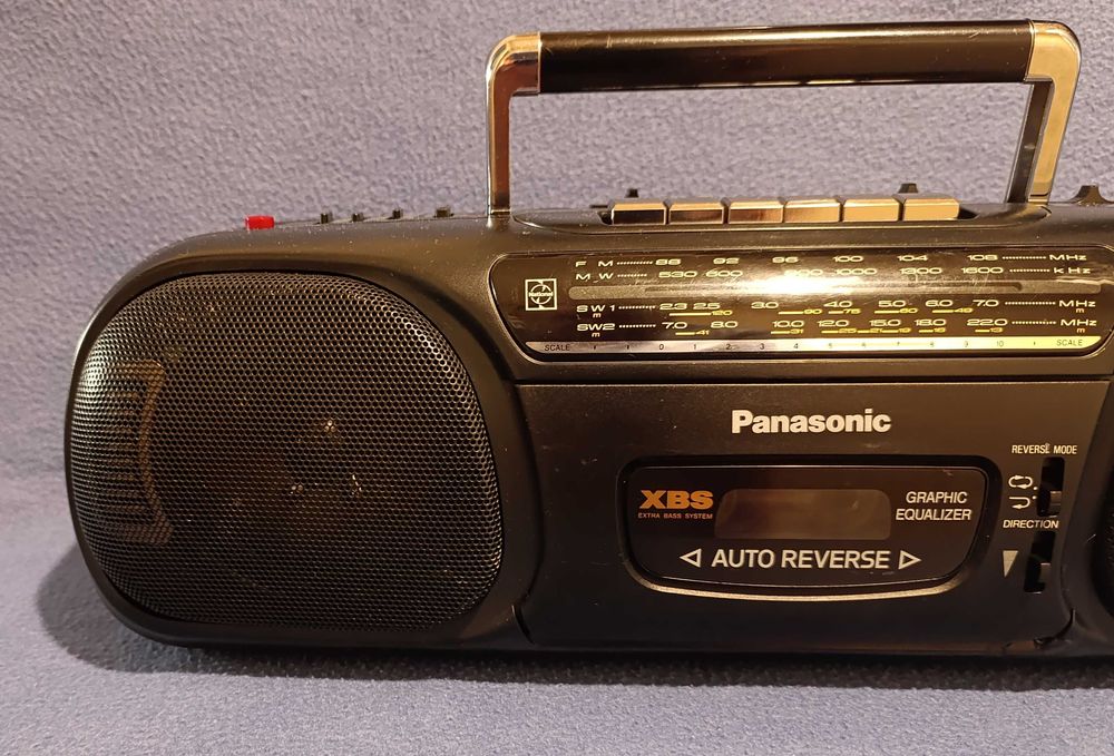 Кассетная магнитола Panasonic RX-FS440.