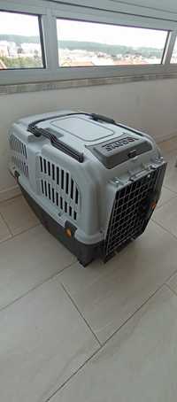 Caixa transporte para cães ou gatos.