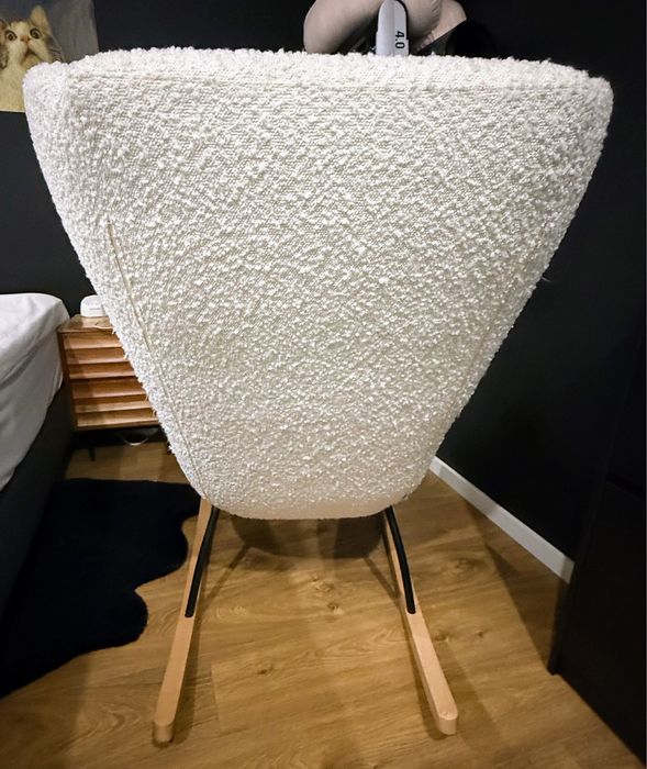 Cadeira de baloiço e puff Kave Home