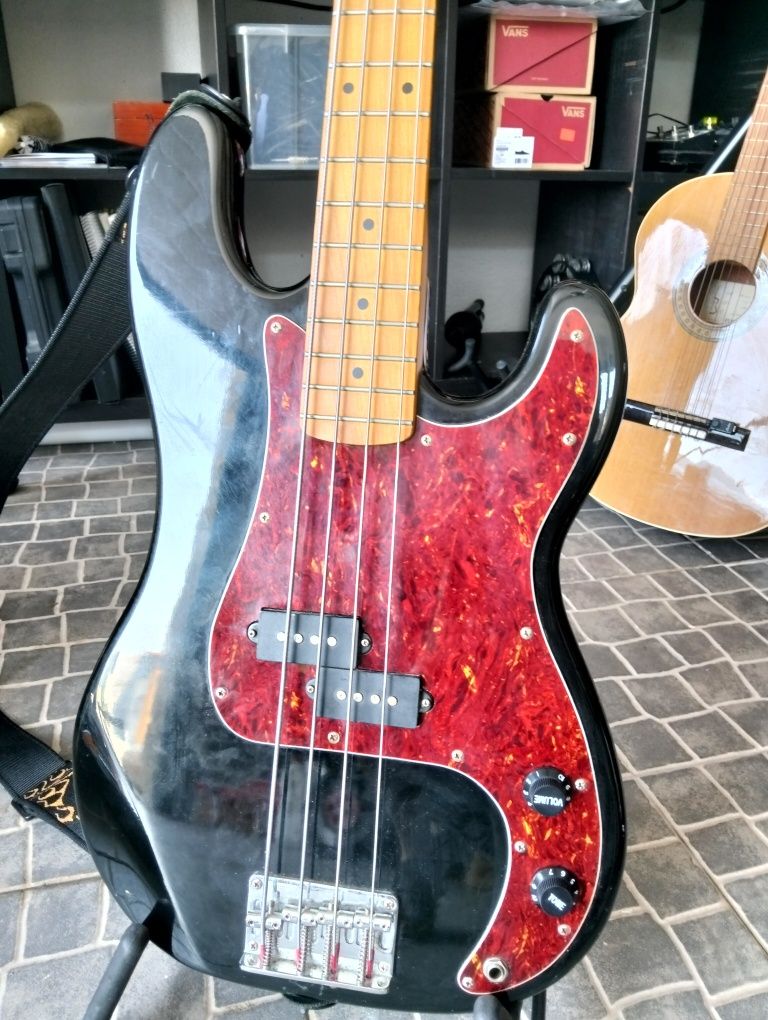 Baixo Precision 40 Anos
