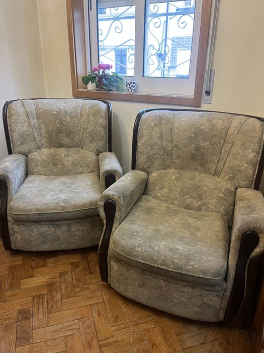 Poltrona / Cadeirão muiyo confortável.