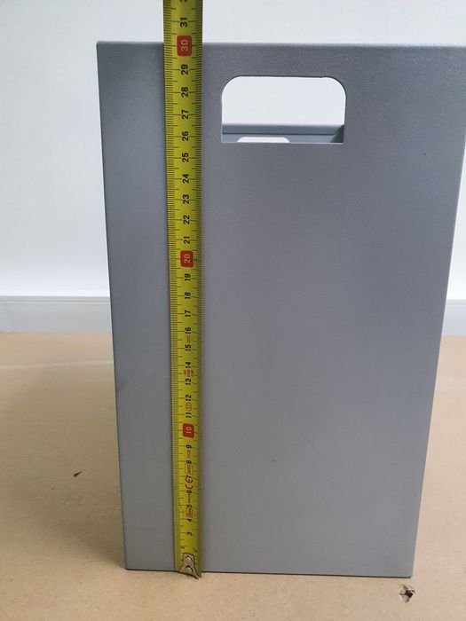 Caixote de lixo em metal (30x30x18 cm)