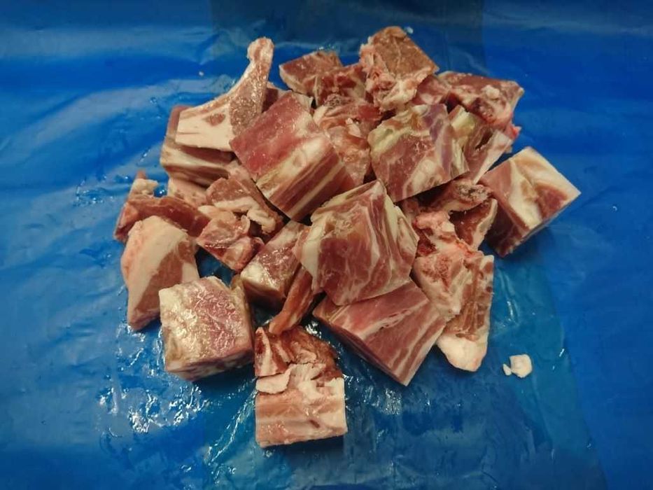 Mrożone mięso baranie z kością, kopytka baranie, 15kg karton.