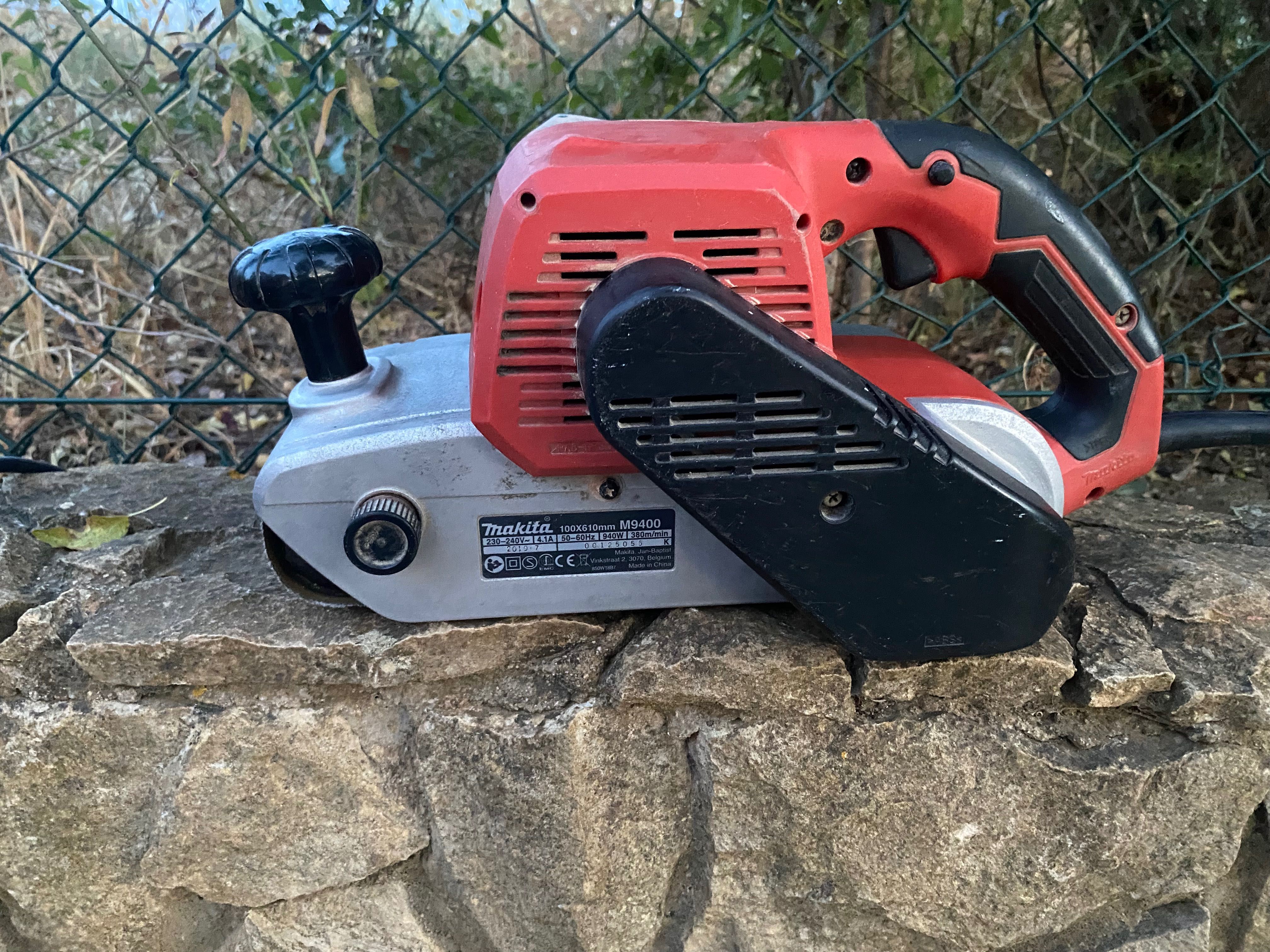 Lixadora de rolo Makita M9400