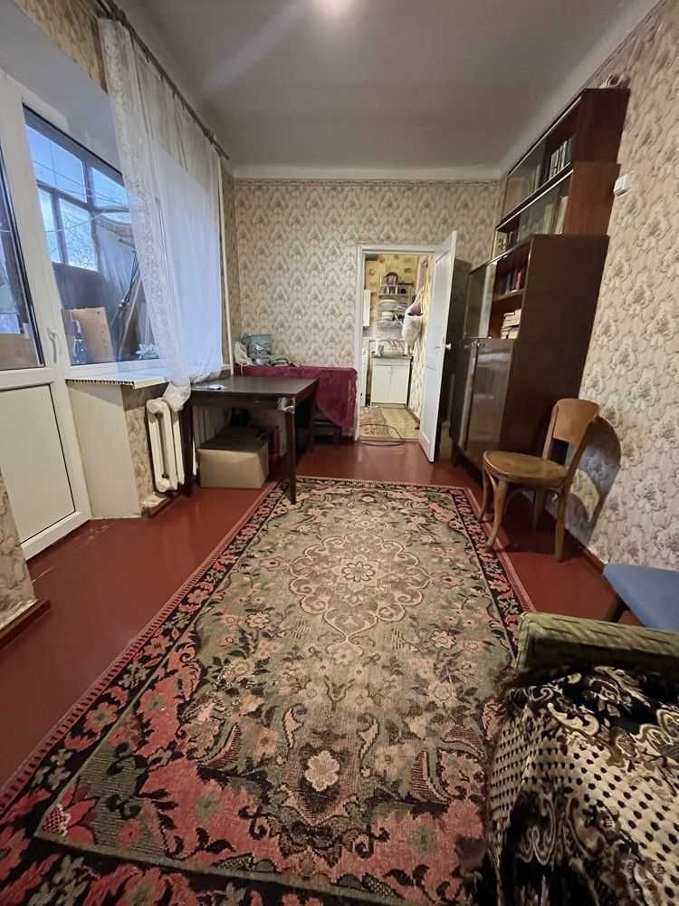 Продаж 2-кімнатної квартири. Центр. Код №15472