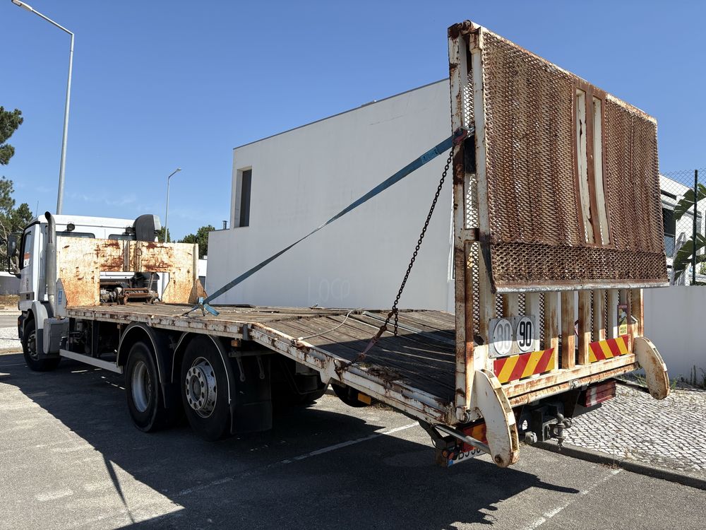 PORTA MÁQUINAS 26 T, com Guincho 20T e 9,50mts estrado