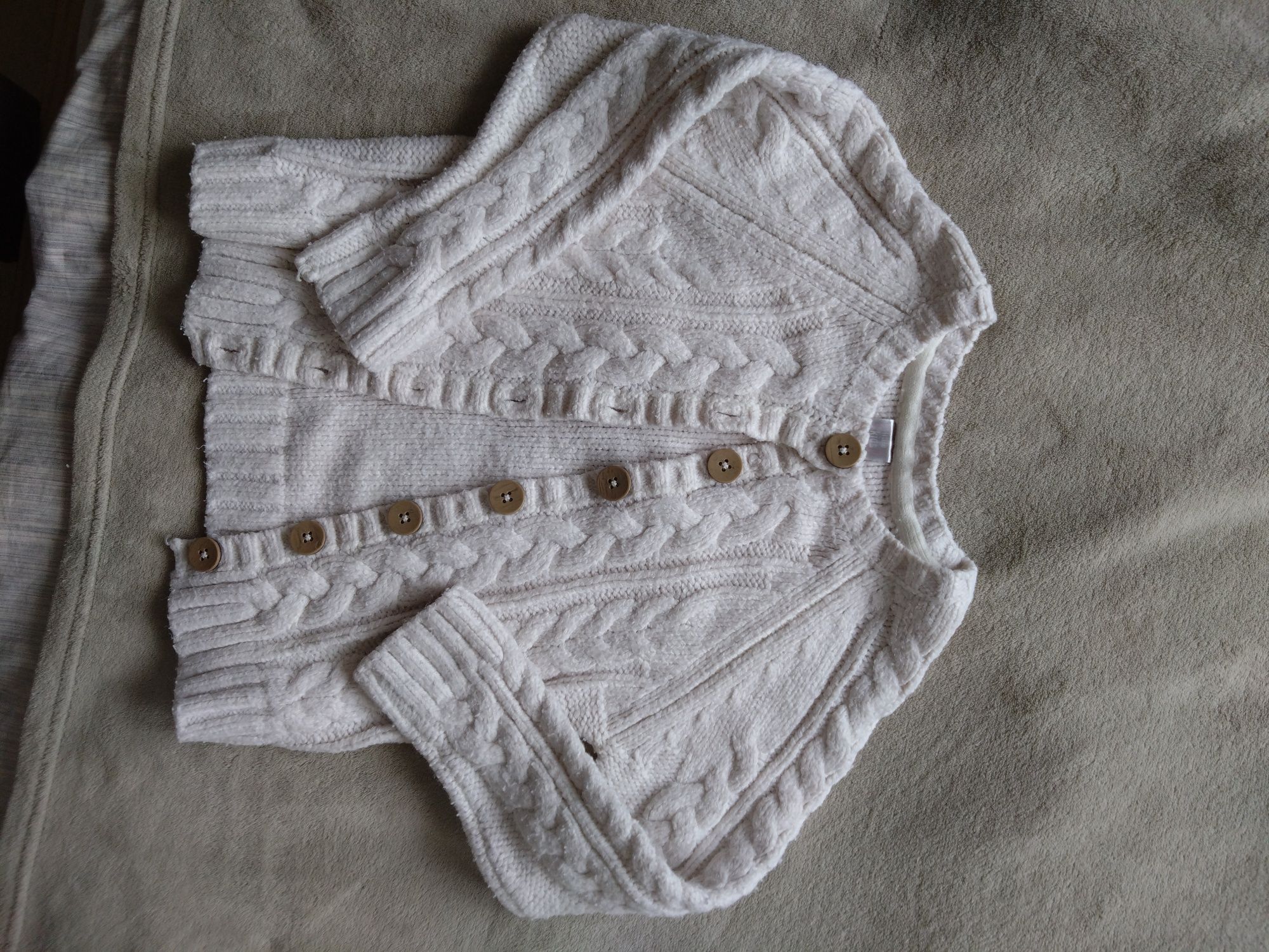 Sweter ciepły rozpinany 128 ecru