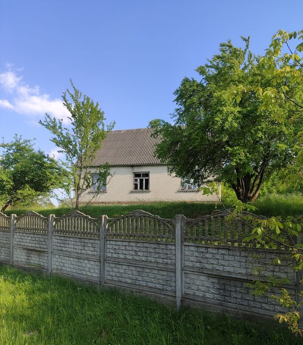 Продам будинок біля міста, с.Понебель