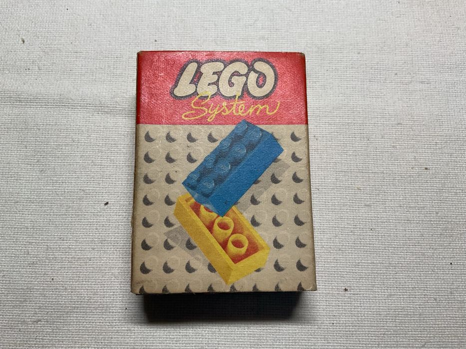 Antigo Lego System referencia 242A com bandeiras Raro nestas condicões