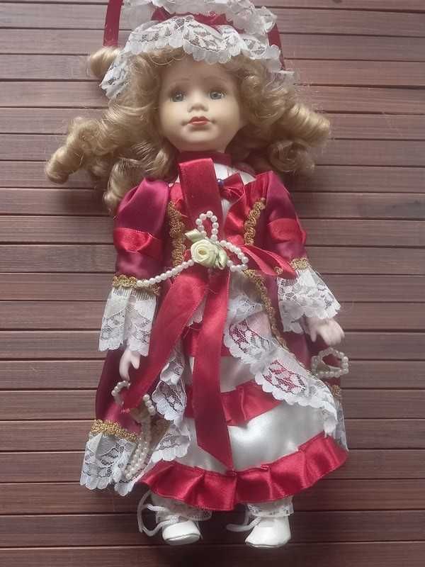 Kolekcjonerska porcelanowa lalka