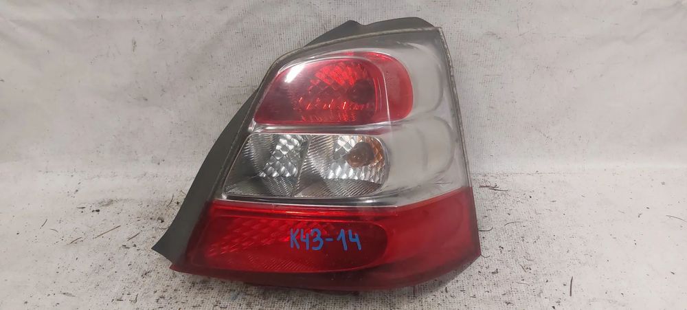 .  TYL TYLNA LAMPA PRAWA HONDA CIVIC 7 5D