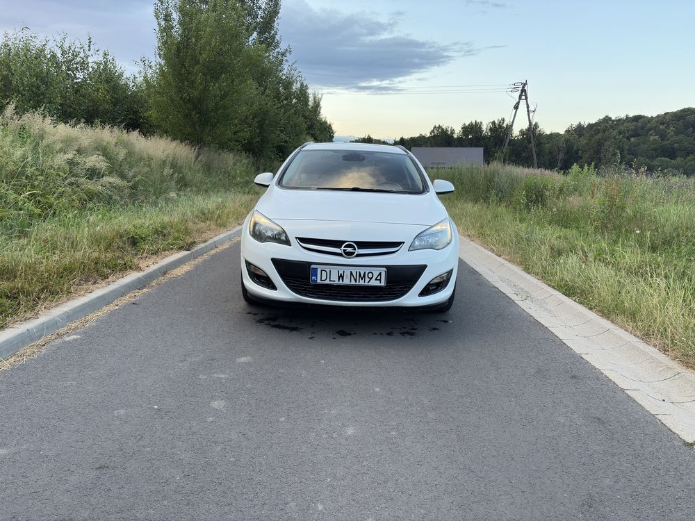 Opel Astra J 2015 rok 1,6 diesel