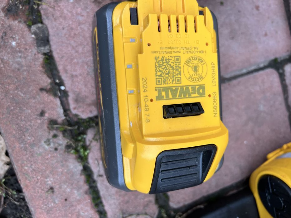 Акумуляторна ланцюгова пила DEWALT DCCS670B (DCM575N) Flexvolt 60v