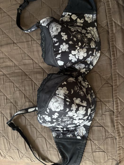 Жіночий бюстгалтер