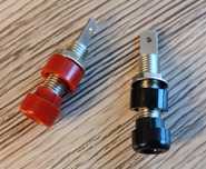 10 szt. Gniazd bananowych 4 mm  Schutzinger