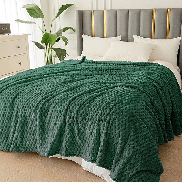 Koc 160x200 Mikrofibra Tłoczona Narzuta Dekoracyjna Puszysta Cristian