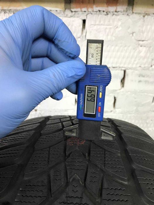 Зимові шини б/у 225/45 R17 Dunlop SP Winter Sport 4D (8100)