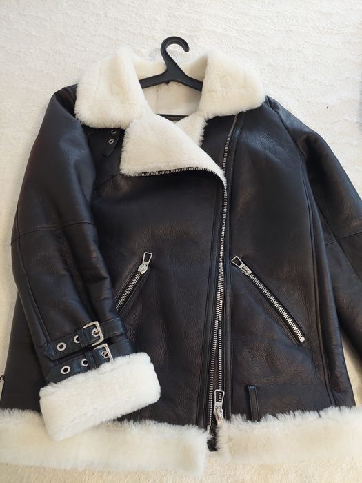 Жіноча  шкіряна куртка