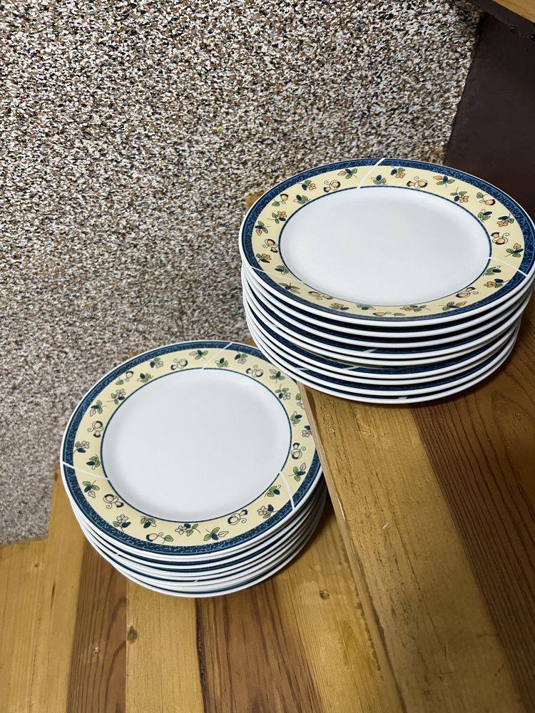 Pratos de cozinha mais saladeira