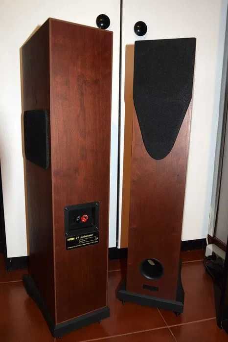 Colunas Rega R3 Cherry