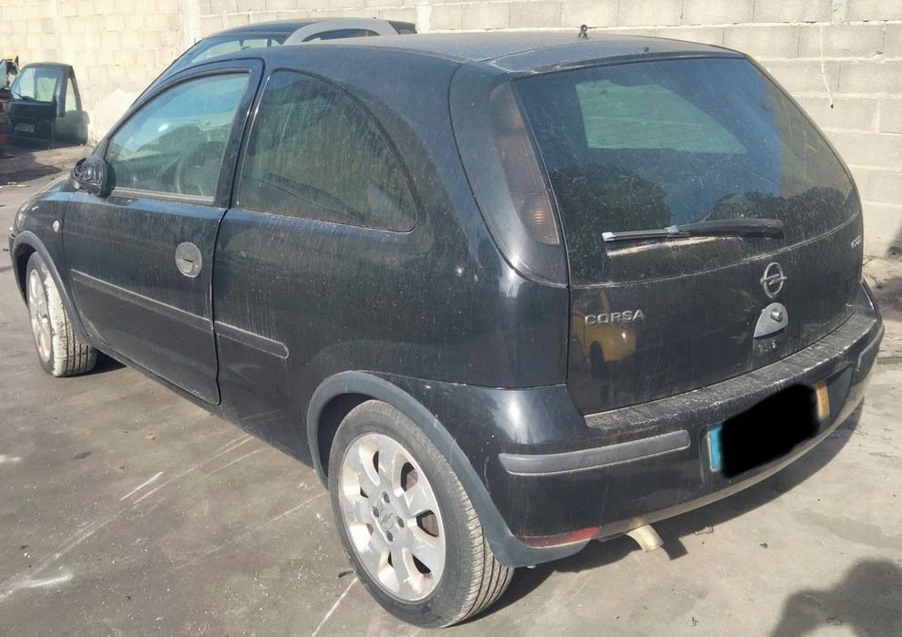 Opel Corsa C 1.3 CDTI de 2003 disponível para peças