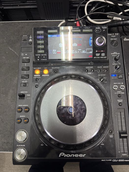 2 CDJ 2000 nexus pioneer
