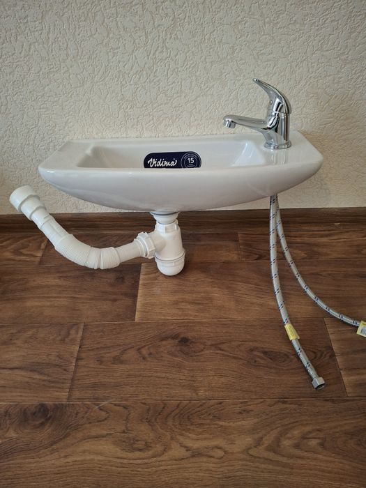 Продам умывальники для ванной и для туалета.