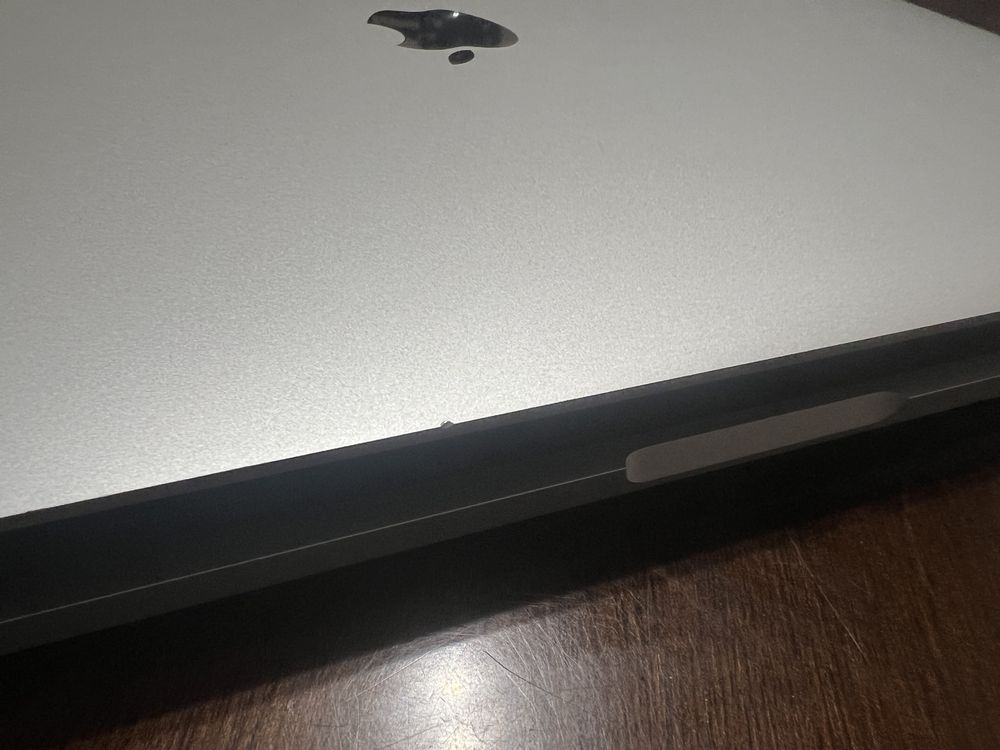 Macbook pro 15, 2019. 32/512 GB, custom з touch bar