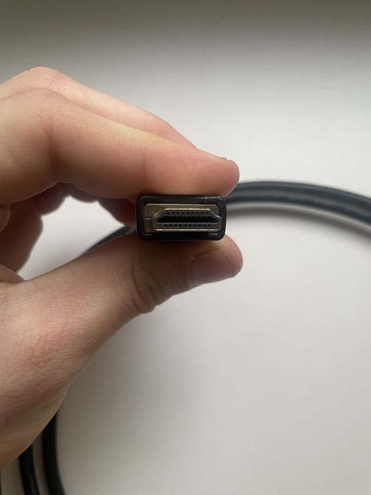 кабель HDMI(є два кабеля, не потрібні, працюють)