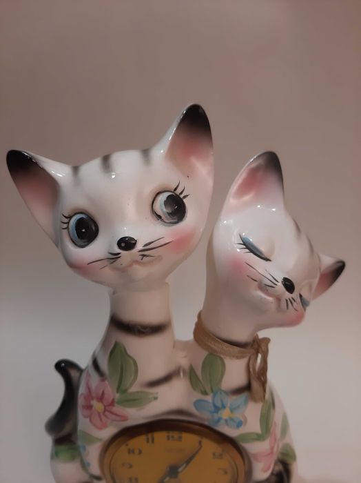 Relógio vintage Japão estatueta casal de gatos cerâmica Kitsh
