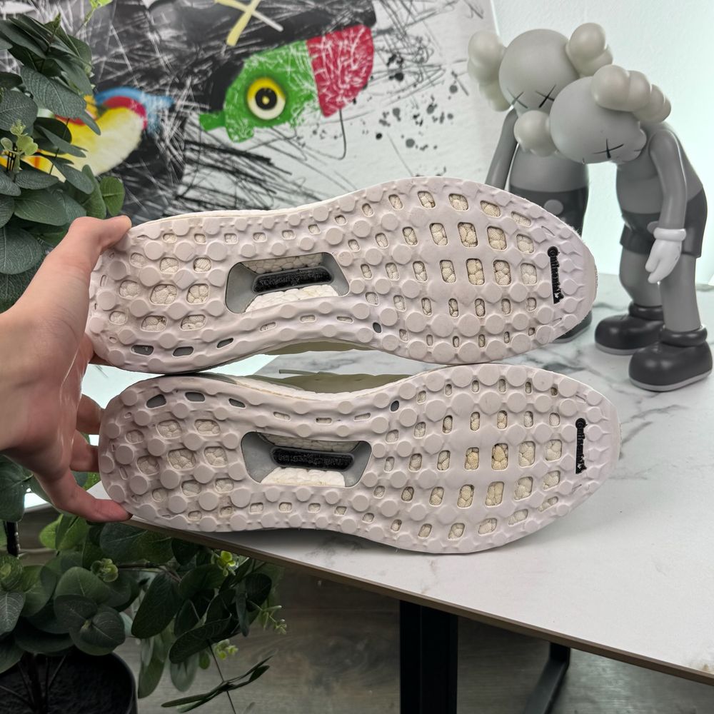 Кросівки Adidas Ultra Boost 42.5 розмір 2084