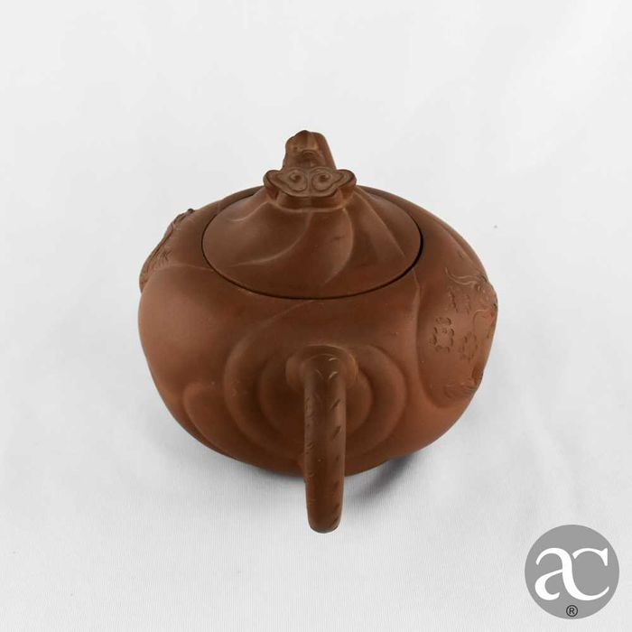 Bule Yixing em Terracota – China, feito à mão, decorado com dragões