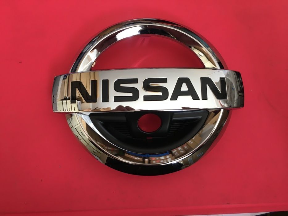 Эмблема передняя (Значек Нисан) Nissan Rogue (X-Trail) оригинал, новая