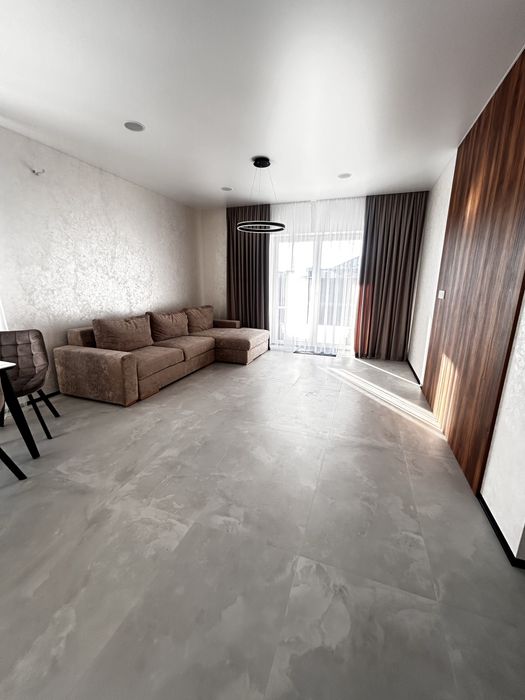 Будинок 100кв.Боратин 8Набережна