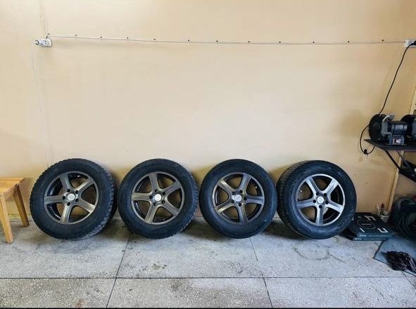 Продам колеса, диски Hyundai, зимові шини, 235/60 R16