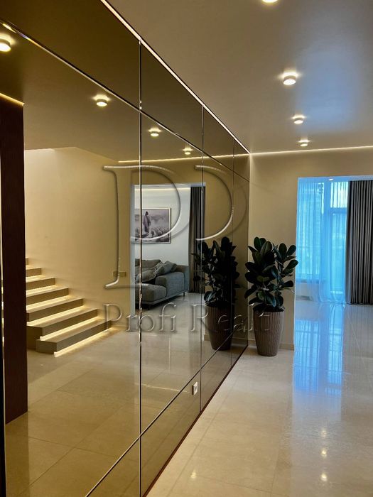 Продаж 4 кімн. квартири вул. Антоновича, 109/м.Палац Україна/Центр