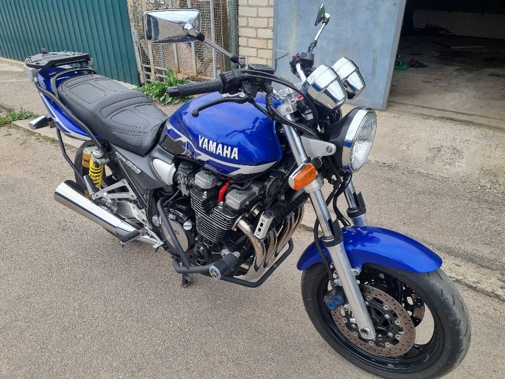 Мотоцикл Yamaha xjr 1300