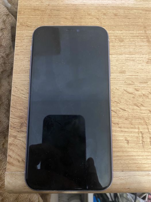 Продам Айфон 11 на 125 гб акамулятор 100% не працює екран