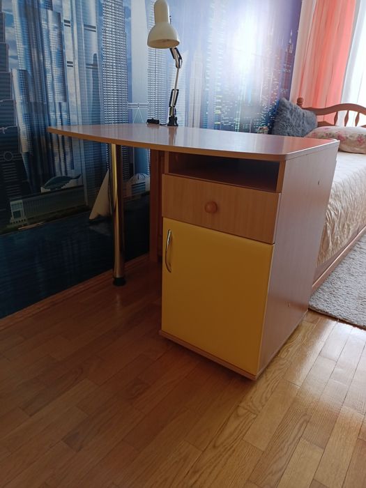 Стіл письмовий учнівський